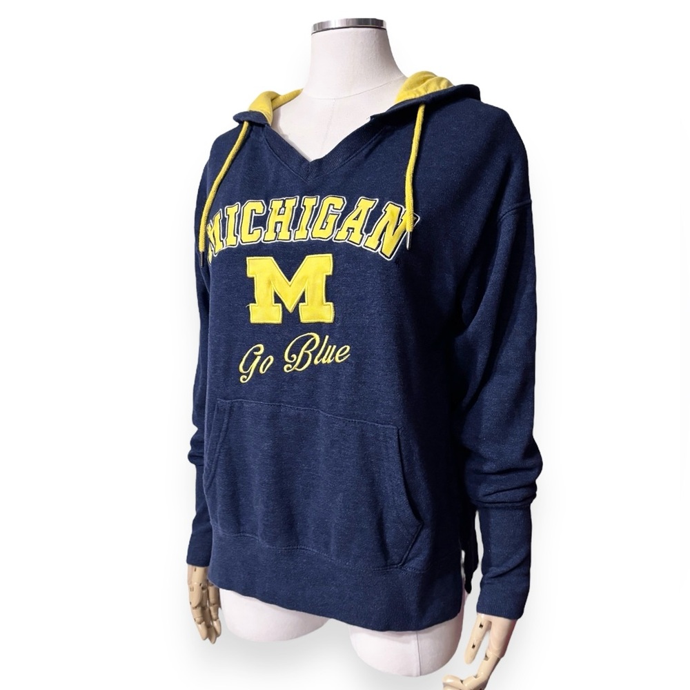 UNIVERSITY OF MICHIGAN Embroidered Hooded V Neck Sweatshirt
